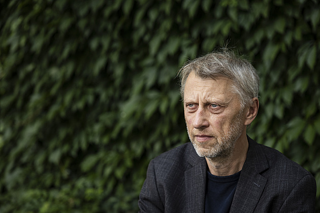 RECENZE: Číst nového Jáchyma Topola je bolest, ale nic jiného není k mání