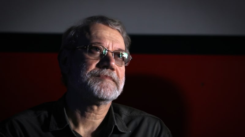 Smrt Laridžáního otřásla íránskou elitou. Ukončení války to může zkomplikovat, píše CNN