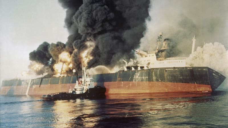 Miny i ponorky. Írán dál kontroluje Hormuzský průliv, expert popsal reálnou ochranu lodí