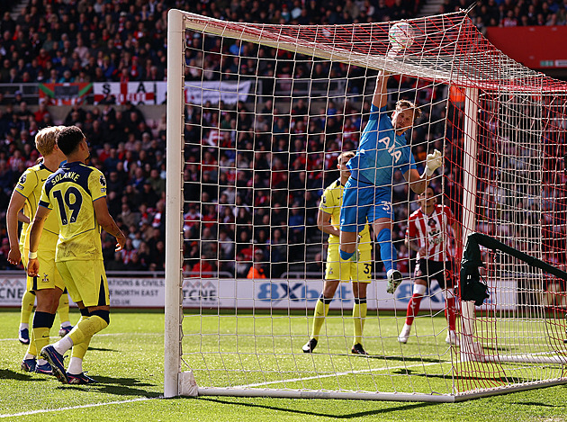 ONLINE: Kinský inkasuje, Tottenham v důležitém utkání ztrácí. Hraje i Newcastle