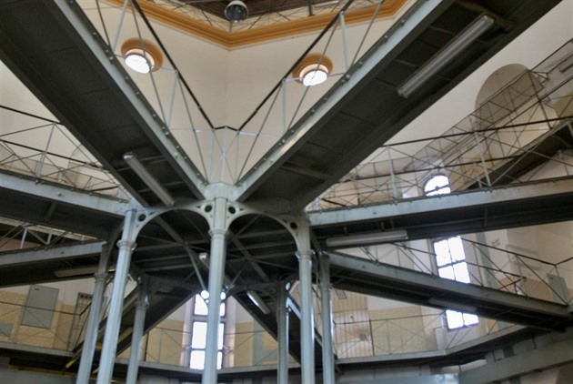 Policie vyšetřuje pokus o vraždu mezi odsouzenými v plzeňské věznici