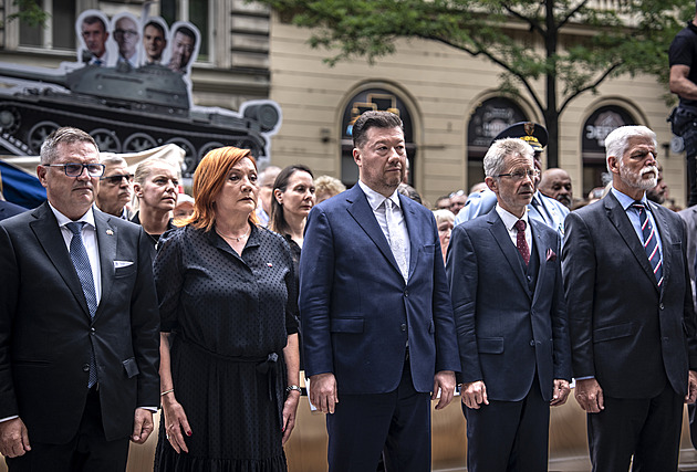 Hanba, slyšel Okamura u rozhlasu. Pískot sklidila i Schillerová či Pavel