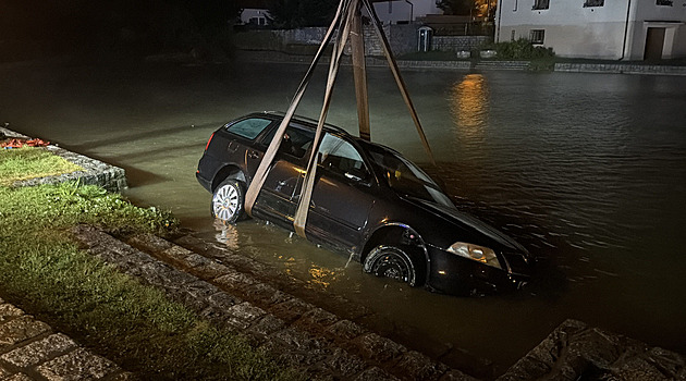 Žena vjela ve Svojeticích do vodní nádrže. Podle testu to nezavinil alkohol ani drogy