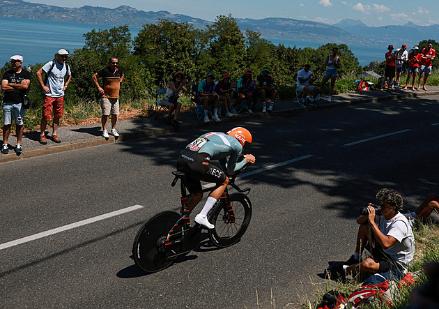 Vuelta ONLINE: Úvodní časovka v Monaku. Start z dlažby casina, Pogačar jede doma